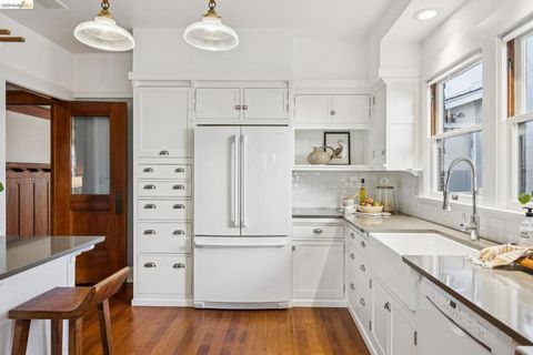 Tiny photo for 360 360 Alcatraz Ave Ave, Oakland, CA 94618 (MLS # 41126300)