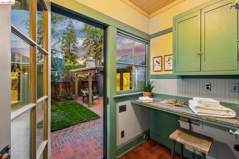 Tiny photo for 360 360 Alcatraz Ave Ave, Oakland, CA 94618 (MLS # 41126300)