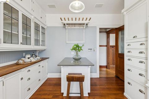 Tiny photo for 360 360 Alcatraz Ave Ave, Oakland, CA 94618 (MLS # 41126300)