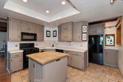 Tiny photo for 948 Arbula Dr, Crestline, CA 92325 (MLS # IG26049710)