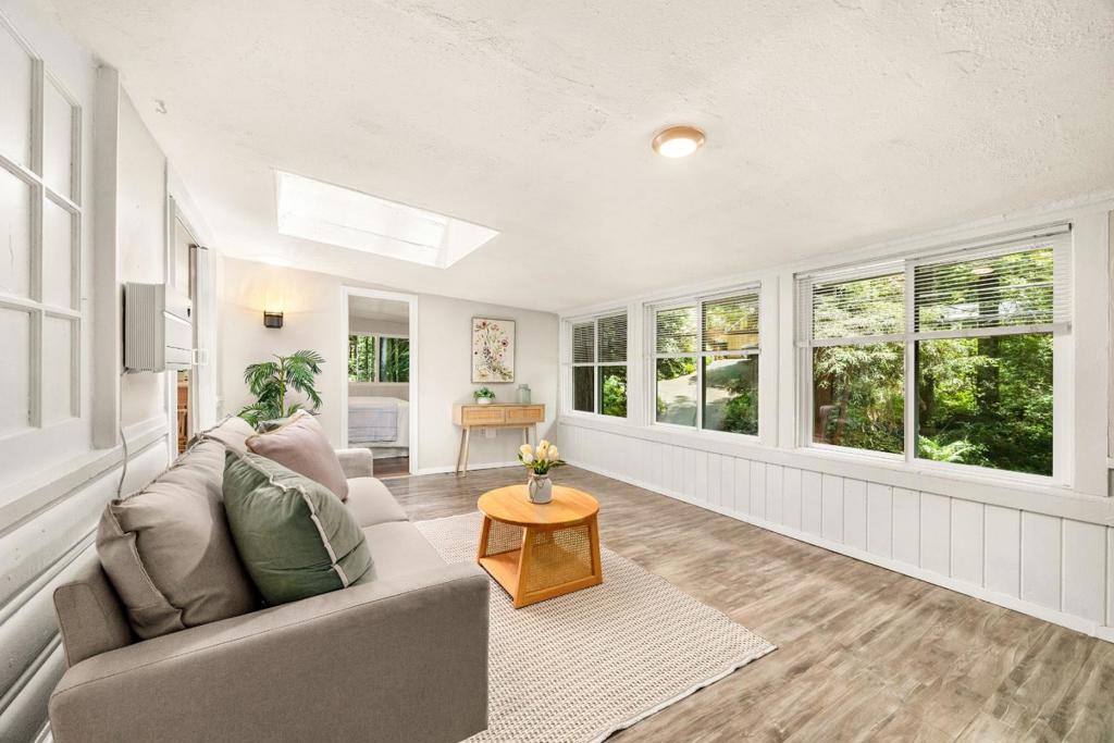 650 Lakeview Drive