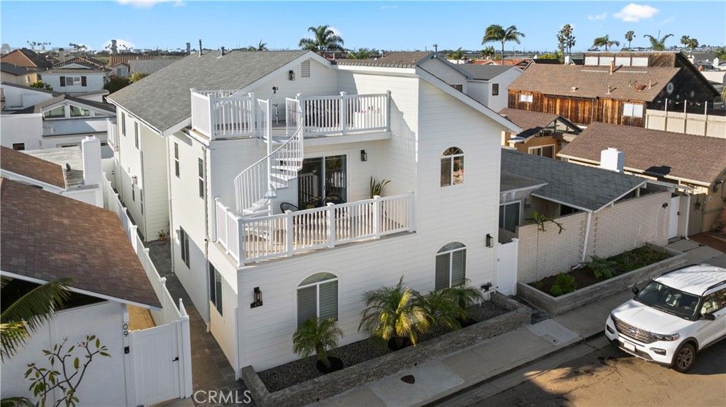 Photo of 315 Lugonia Street, Newport Beach, CA 92663 (MLS # NP26048259)
