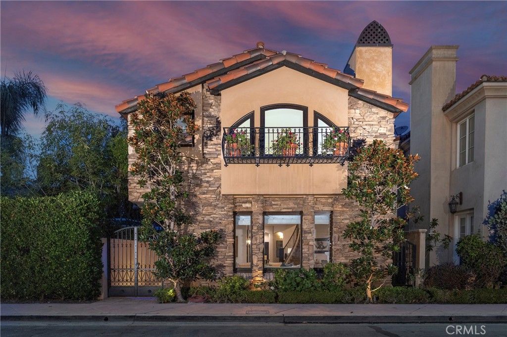 Photo of 111 Via Koron, Newport Beach, CA 92663 (MLS # OC26050055)