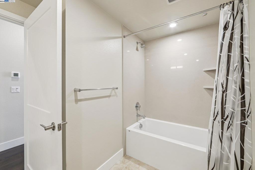 FREMONT - Residential