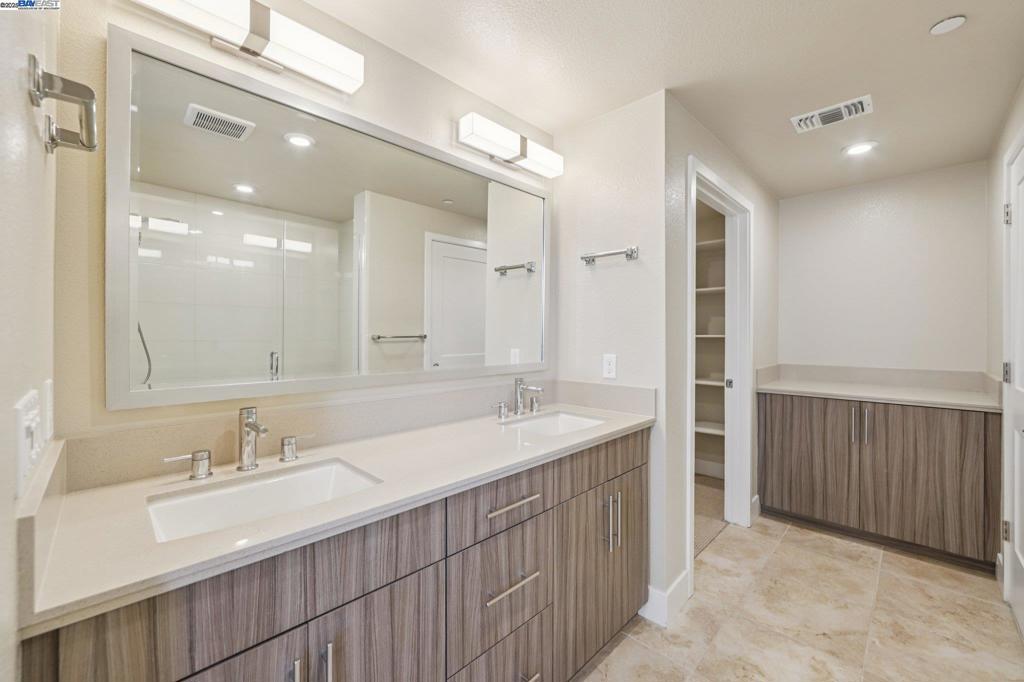 FREMONT - Residential