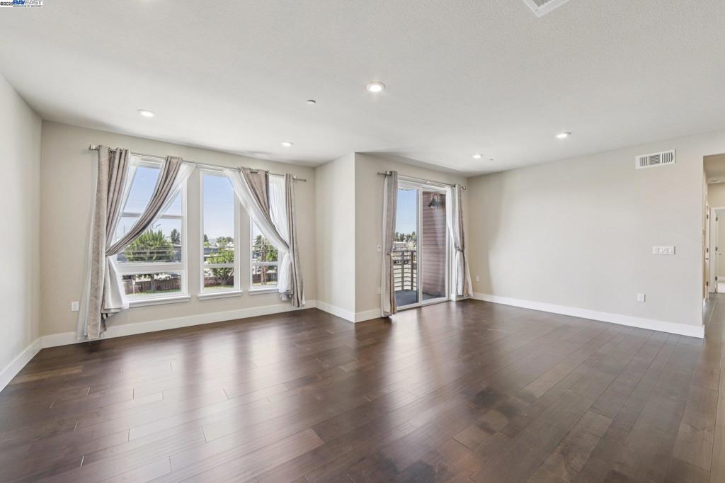 FREMONT - Residential