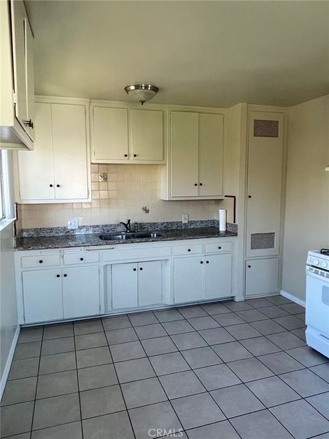 Photo of 4105 Walnut Grove Ave #9 Ave, Rosemead, CA 92770 (MLS # OC26000894)