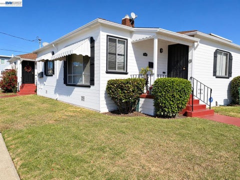 Photo of 1701 90th AVE, Oakland, CA 94603 (MLS # 41152344)