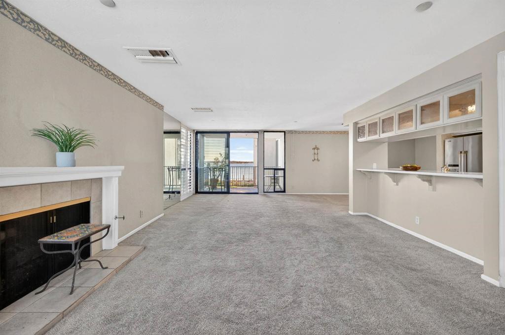 1125 Pacific Beach Dr 204