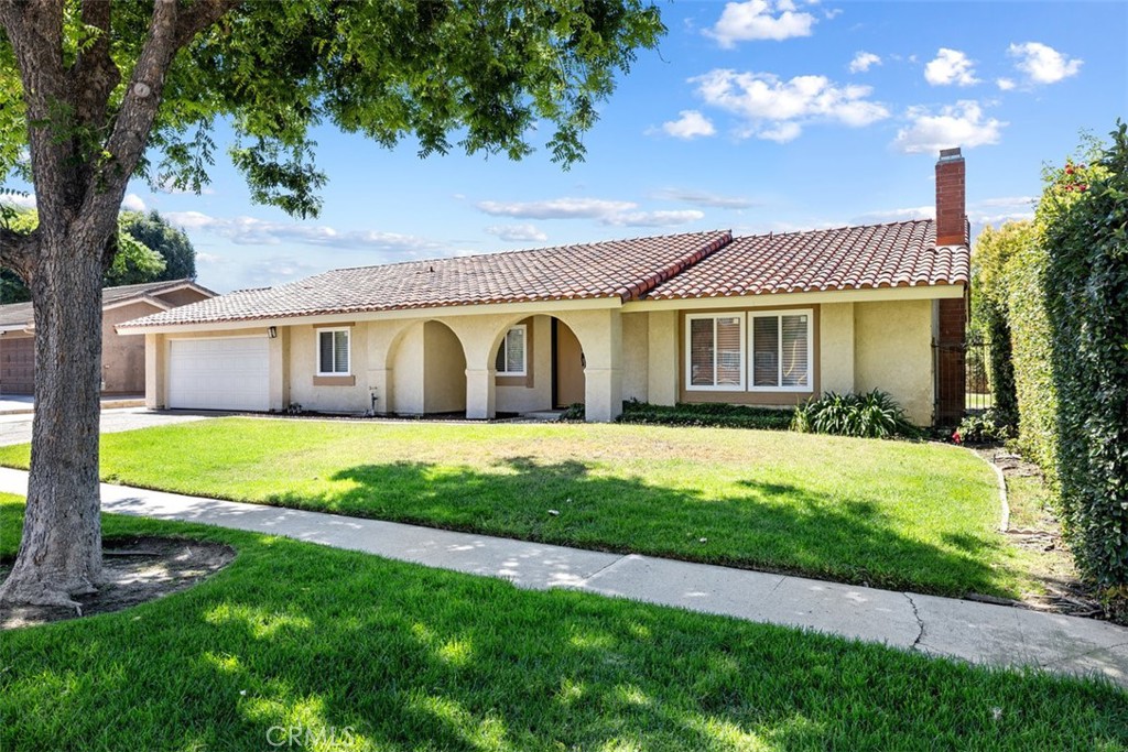 3262 Avenida Simi