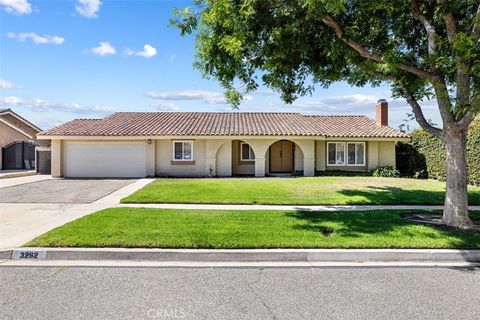 Photo of 3262 Avenida Simi, Simi Valley, CA 93063 (MLS # SR25156582)