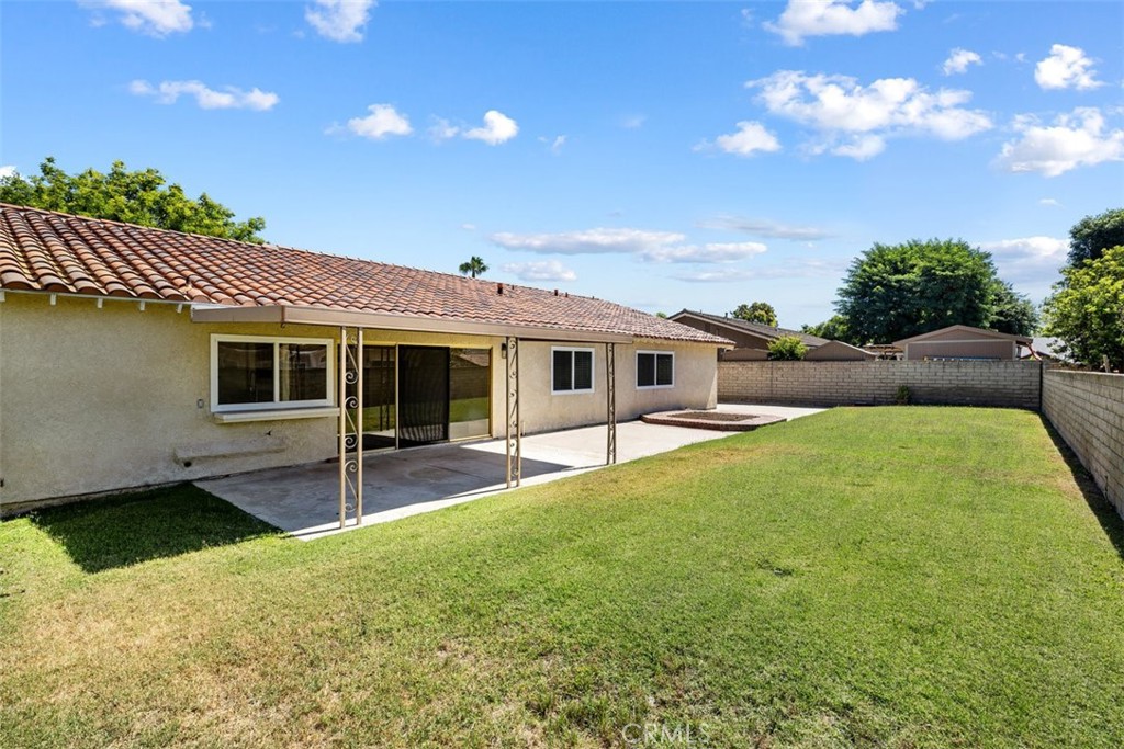 3262 Avenida Simi