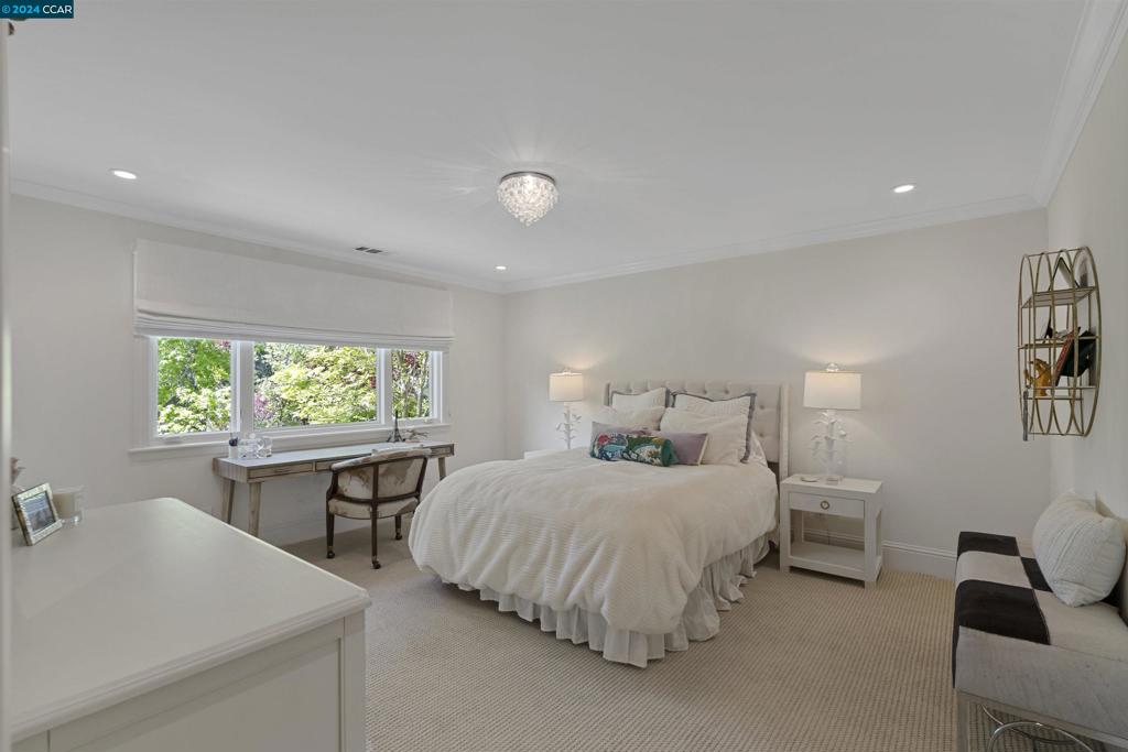 ORINDA C.C. - Residential