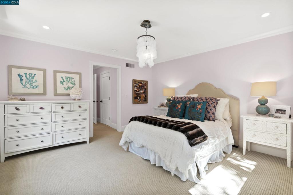 ORINDA C.C. - Residential