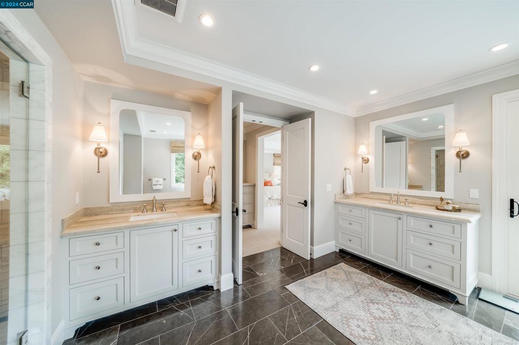 ORINDA C.C. - Residential