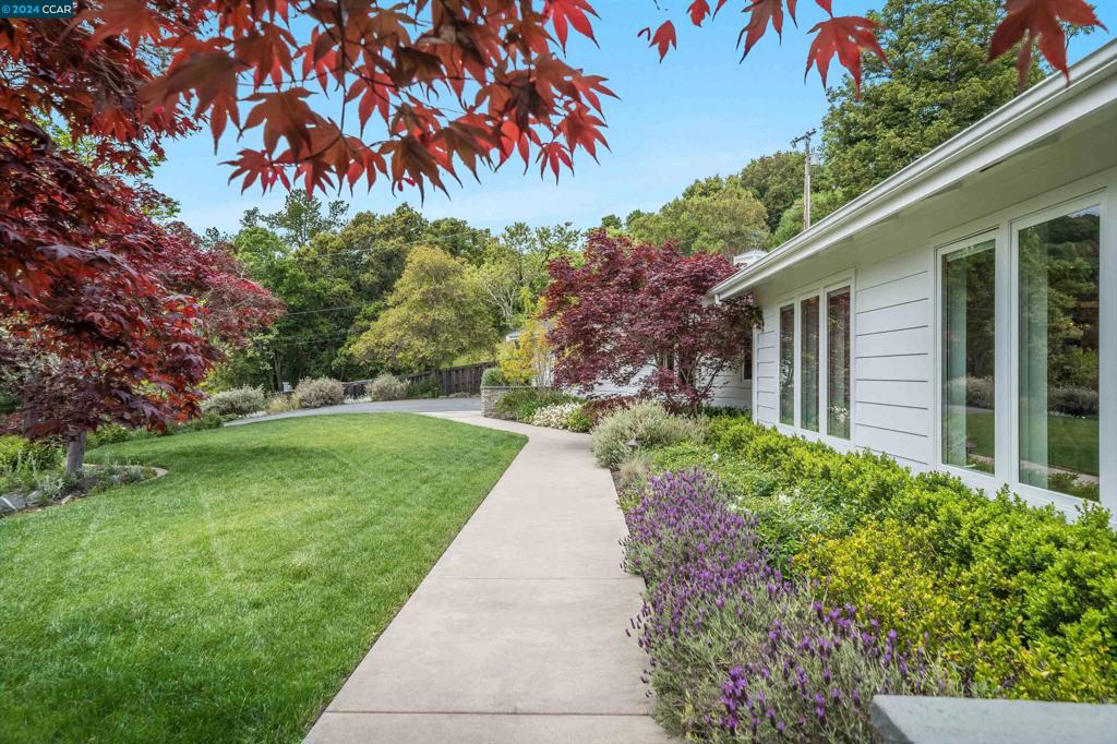 ORINDA C.C. - Residential