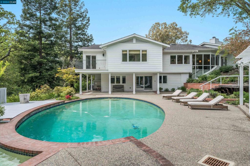 ORINDA C.C. - Residential