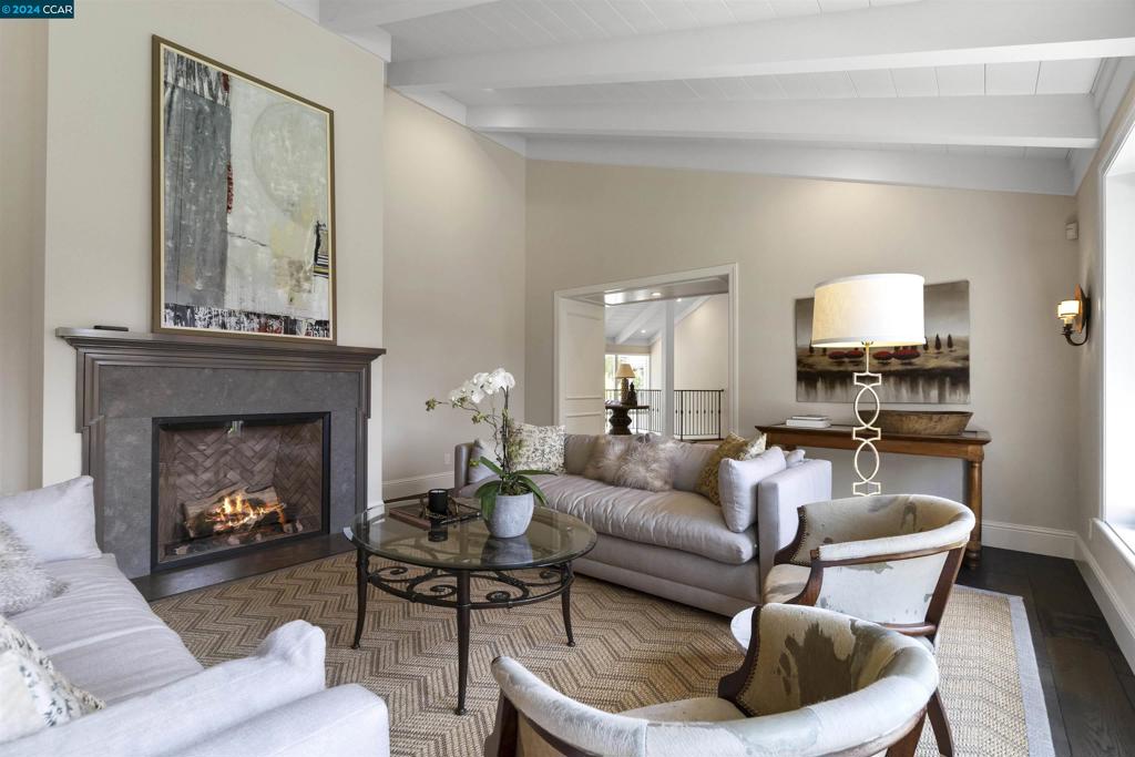 ORINDA C.C. - Residential