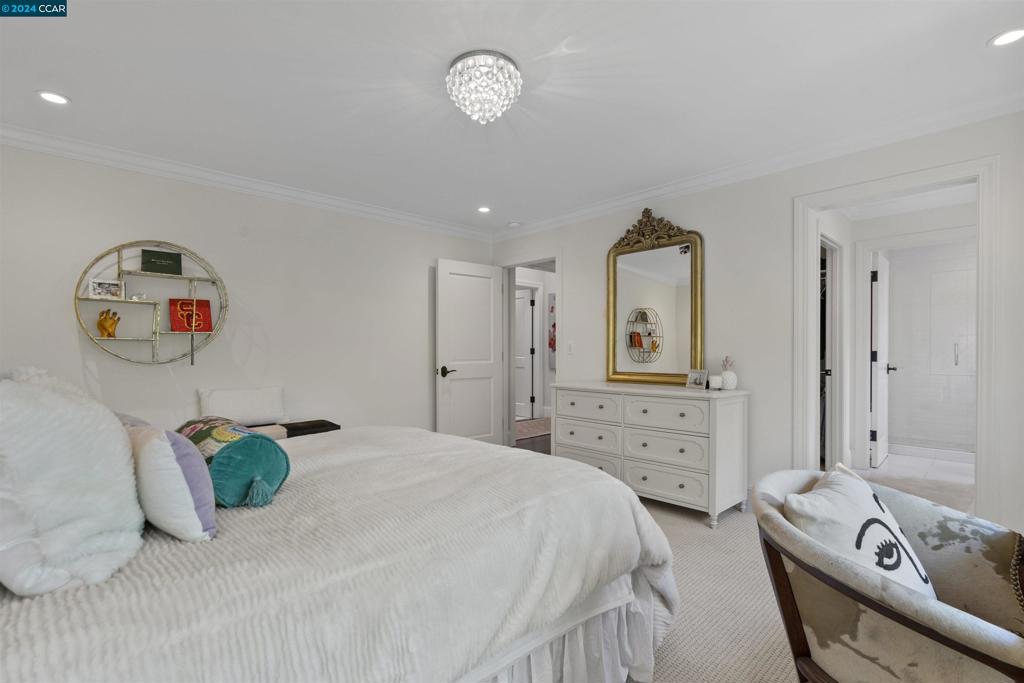 ORINDA C.C. - Residential