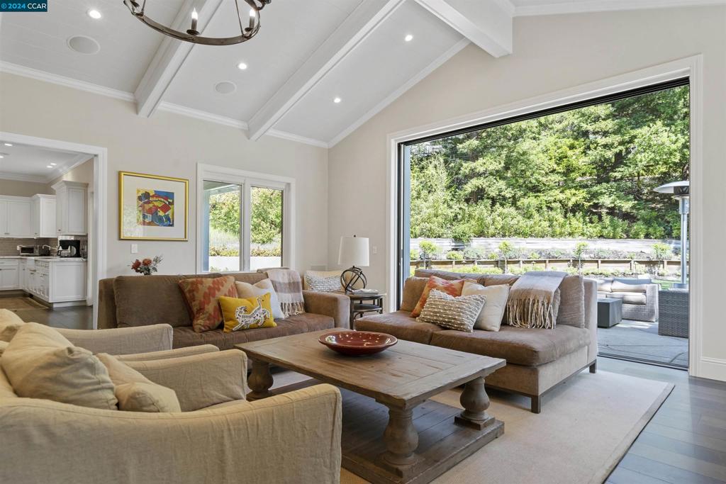 ORINDA C.C. - Residential