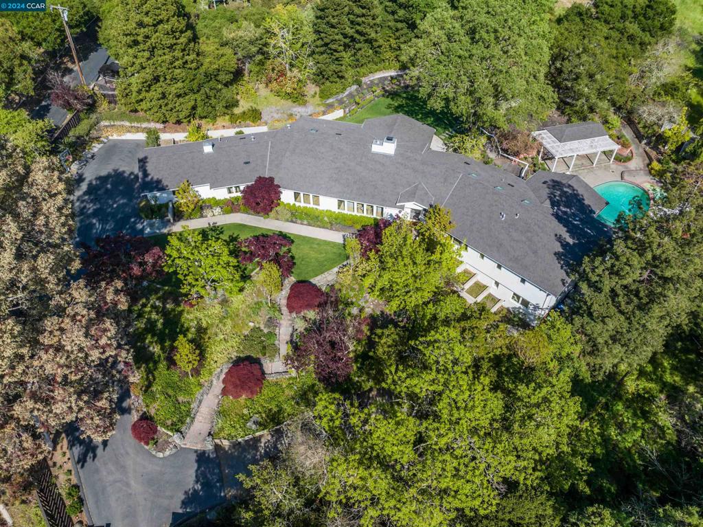 ORINDA C.C. - Residential