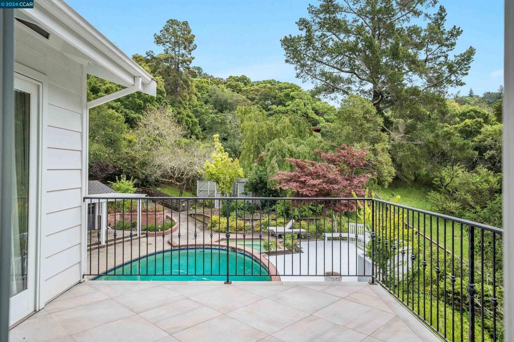 ORINDA C.C. - Residential