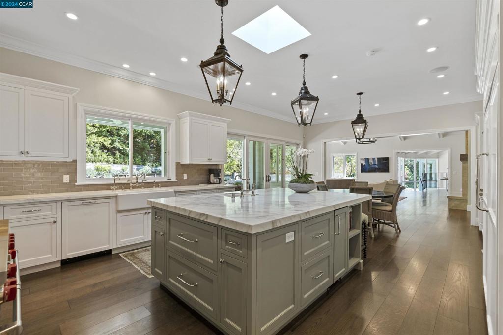 ORINDA C.C. - Residential