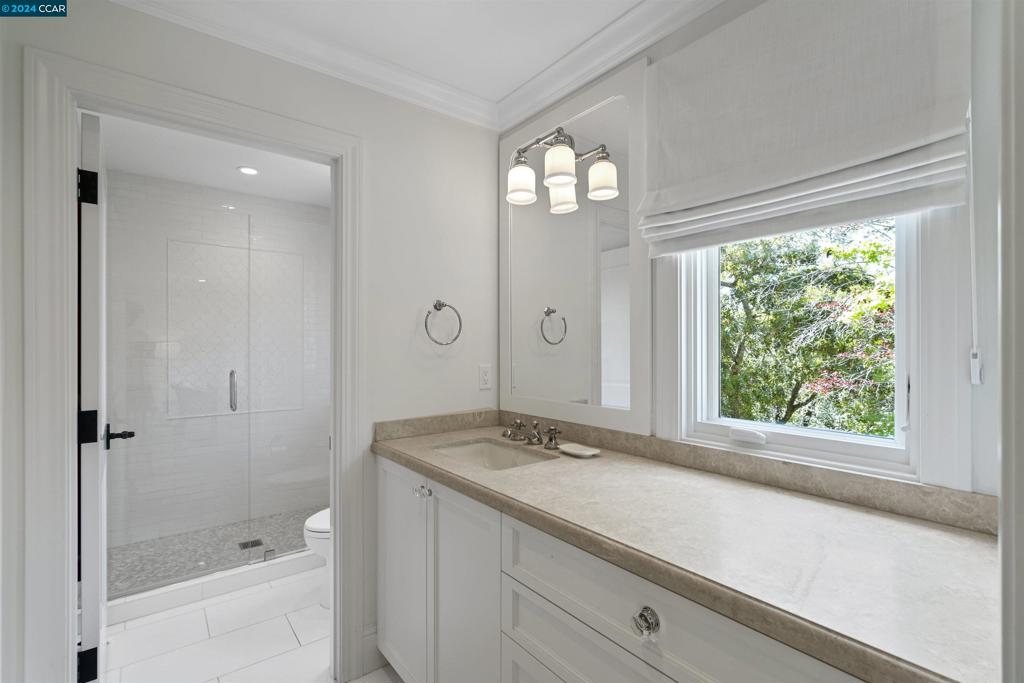 ORINDA C.C. - Residential