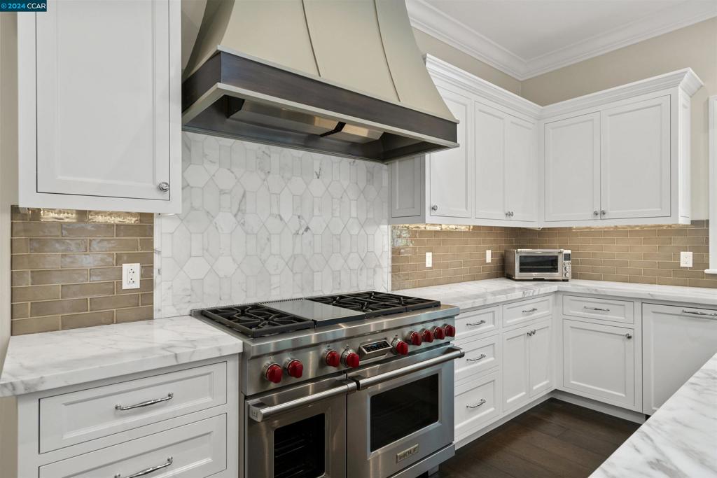 ORINDA C.C. - Residential