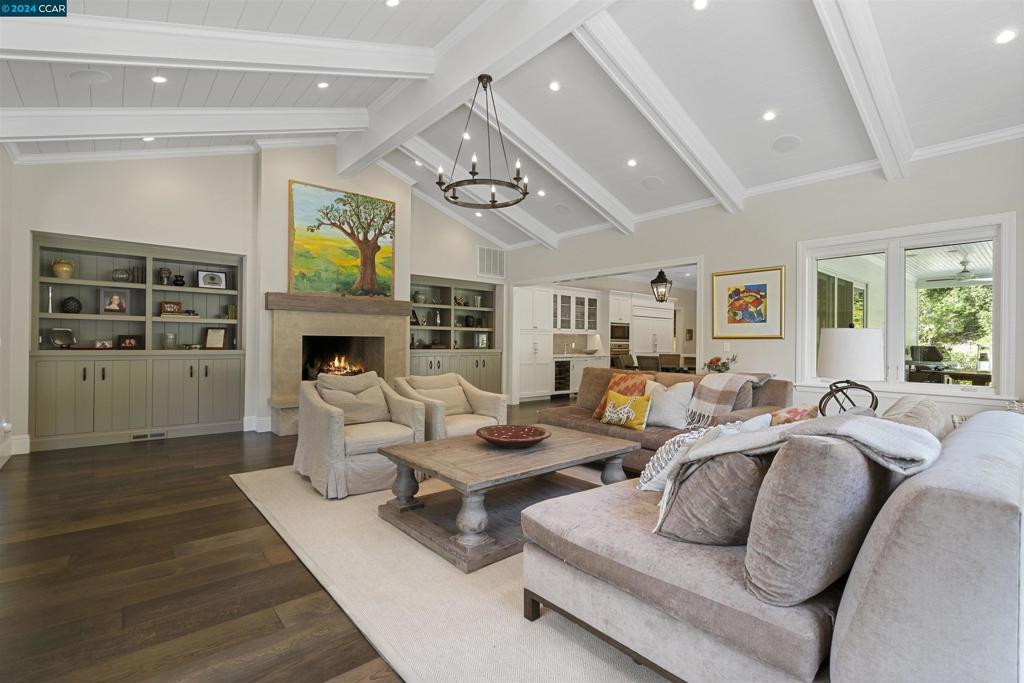 ORINDA C.C. - Residential