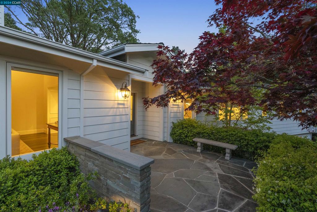 ORINDA C.C. - Residential