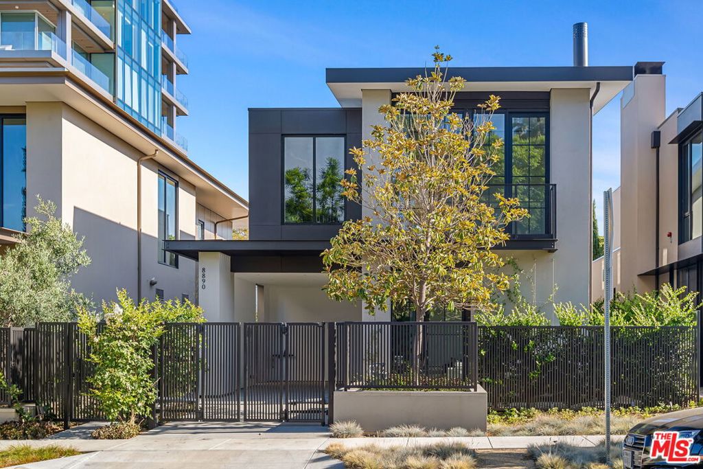 8890 Rosewood Avenue