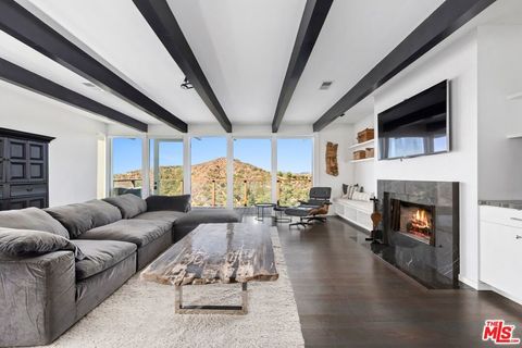 Photo of 2235 Gloaming Way, Beverly Hills, CA 90210 (MLS # 25605259)