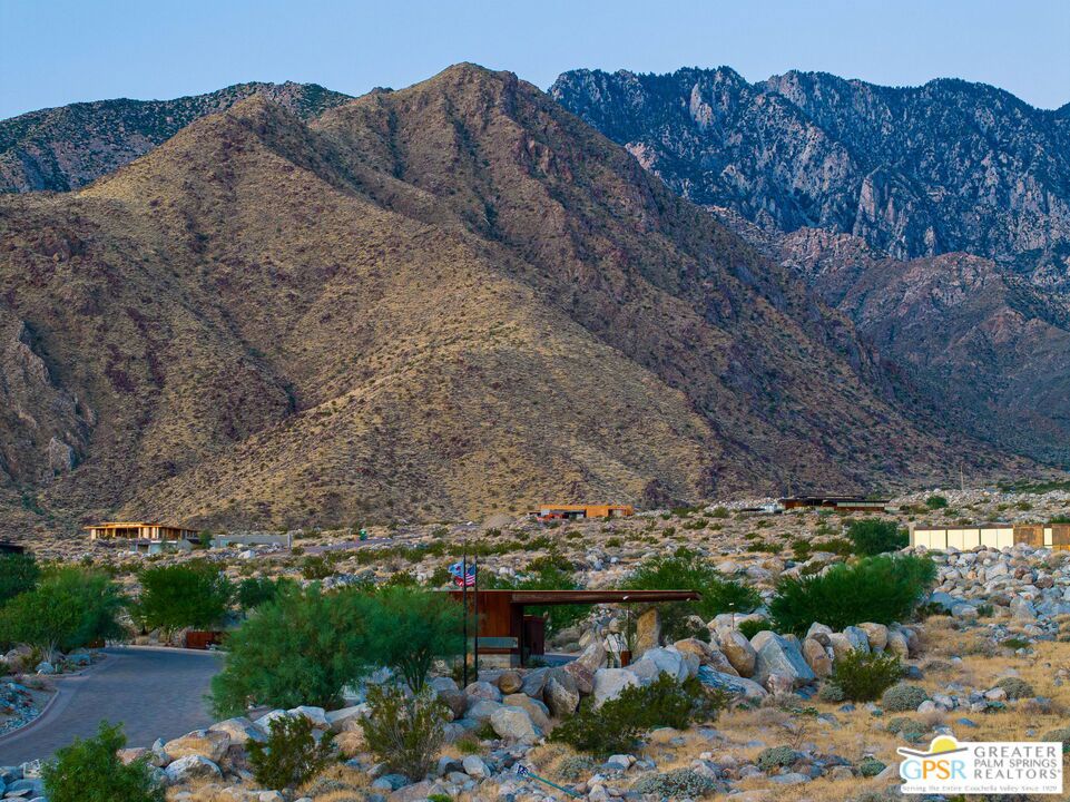 Desert Palisades - Land