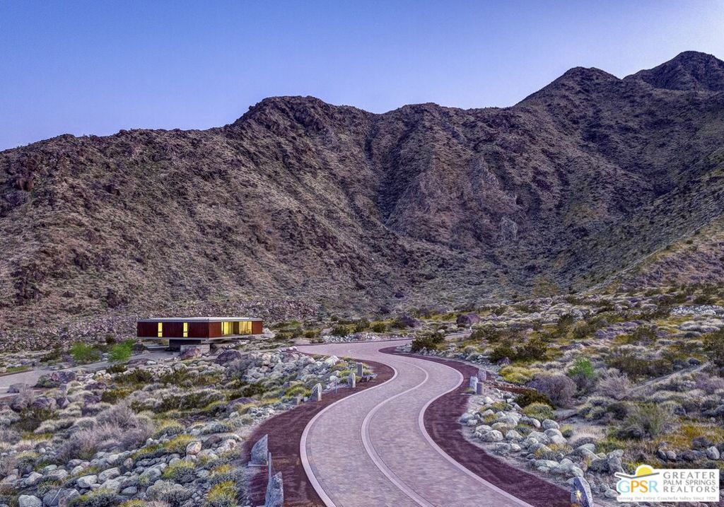 Desert Palisades - Land