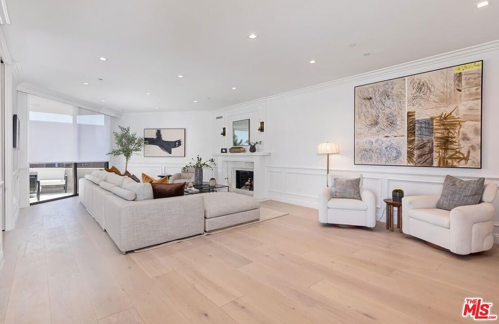 Photo of 300 N Swall Drive #408, Beverly Hills, CA 90211 (MLS # 25622709)