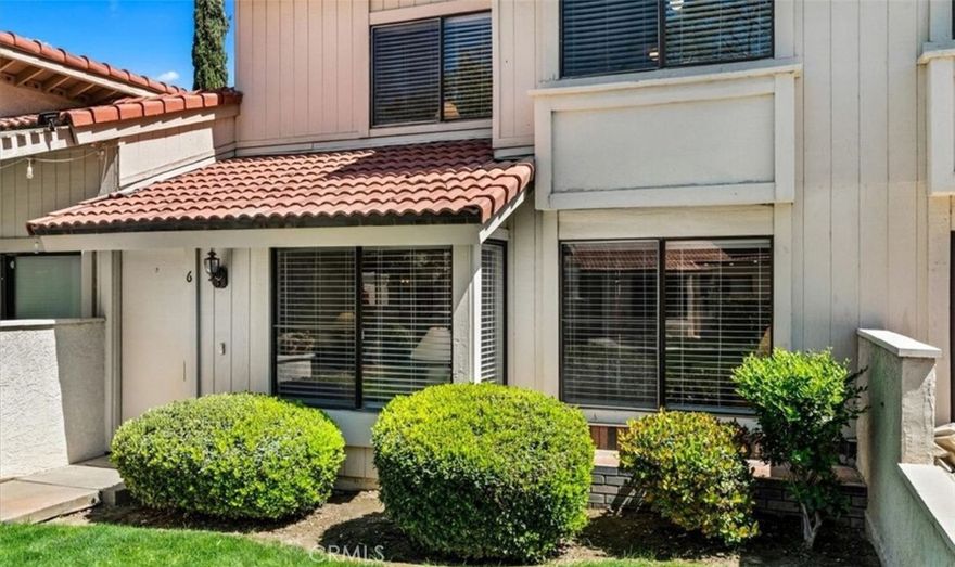 Fully Furnished Desert Retreat in South Palm Springs!
Experience desert living at its best in this beautifully maintained and fully furnished townhome located in the desirable Mountain Shadows community of South Palm Springs. Lovingly renovated, this spacious 1,551 sq. ft. home features the largest floor plan in the community with 4 bedrooms and 2.5 bathrooms.
The inviting layout includes a generous primary suite and two guest bedrooms upstairs, plus a flexible downstairs bedroom perfect for an office or den. Enjoy an abundance of natural light throughout, thanks to the home’s ideal east–west orientation.
Step outside to a private enclosed patio and take in the tranquil greenbelt views. The home also includes two parking spaces (one covered). Just steps from one of six sparkling community pools, this residence offers a front-row seat to breathtaking San Jacinto Mountain views.
Nestled within the Arnold Palmer–managed Tahquitz Creek Golf Course, the gated 26-acre Mountain Shadows community offers walking paths, a library, outdoor pavilion, and lighted tennis and pickleball courts. On-site management and maintenance ensure a resort-style, worry-free stay.
Whether you’re seeking a seasonal getaway, extended stay, or corporate rental, this home is move-in ready and available for immediate use—just bring your suitcase and start living the Palm Springs lifestyle! Get started today, apply at https://apply.link/xXcp_Gs