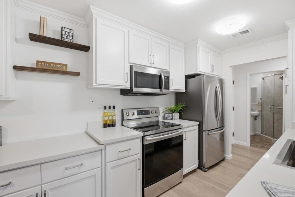 226 W Edith Avenue 33