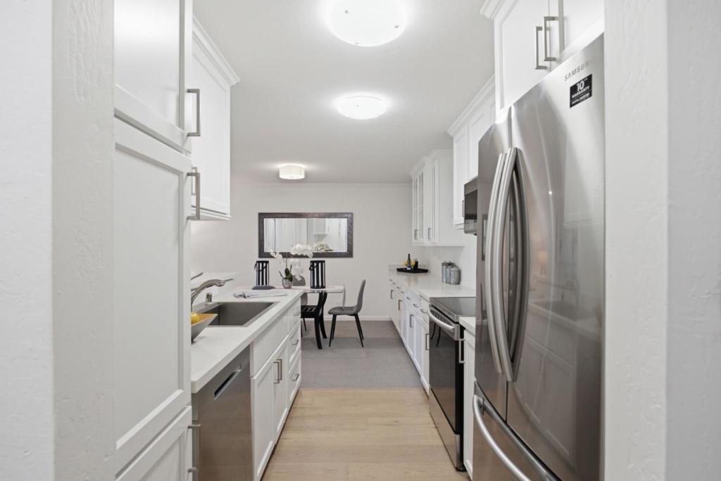 226 W Edith Avenue 33