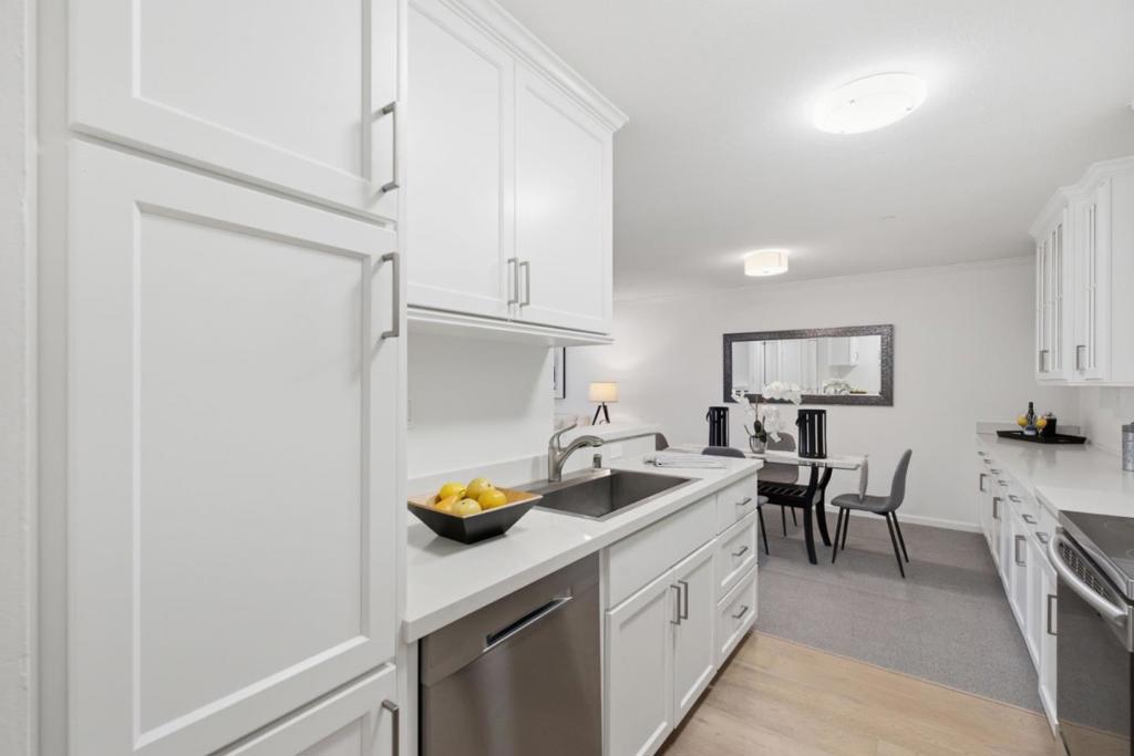 226 W Edith Avenue 33