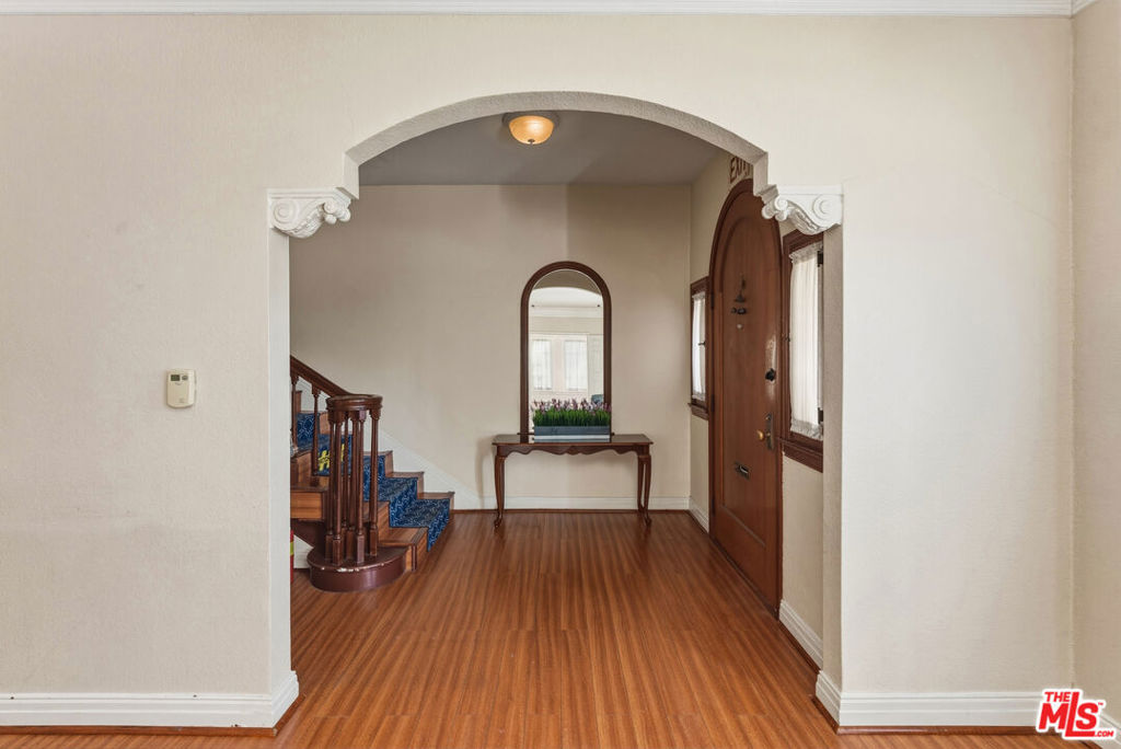 727 Crenshaw Boulevard