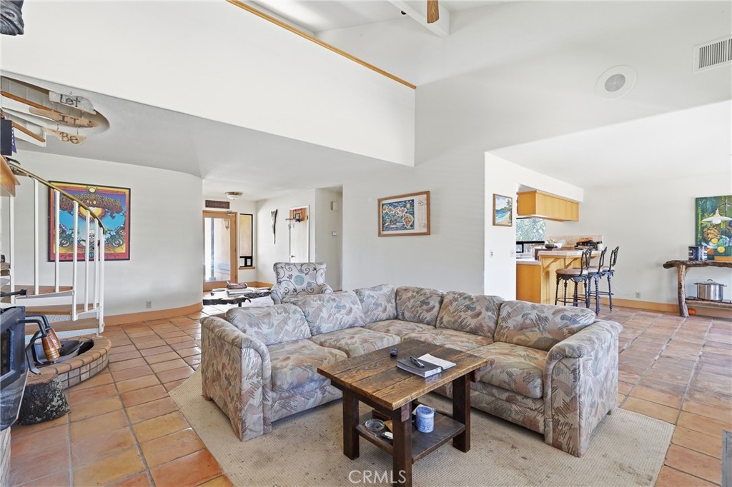 9875 Suey Creek
