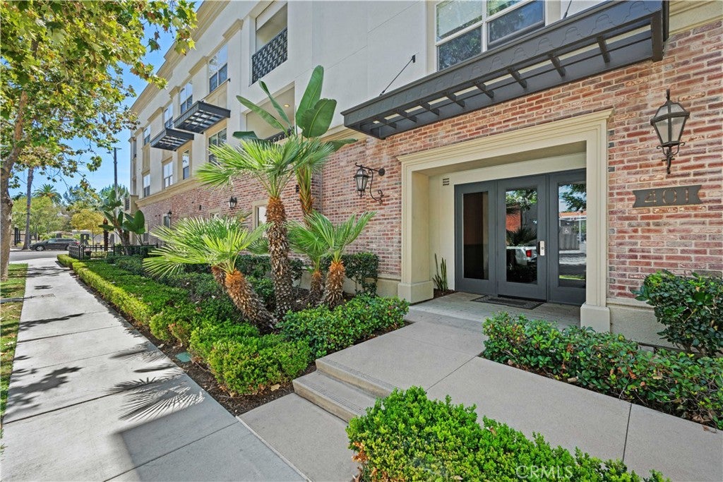 401 S Anaheim BLVD