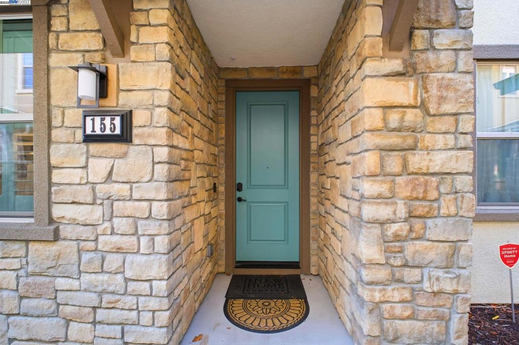 MISSION BLVD - Residential