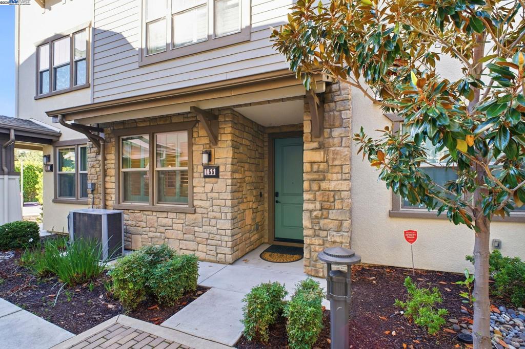 MISSION BLVD - Residential