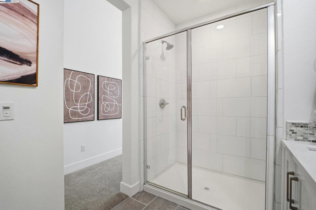 MISSION BLVD - Residential