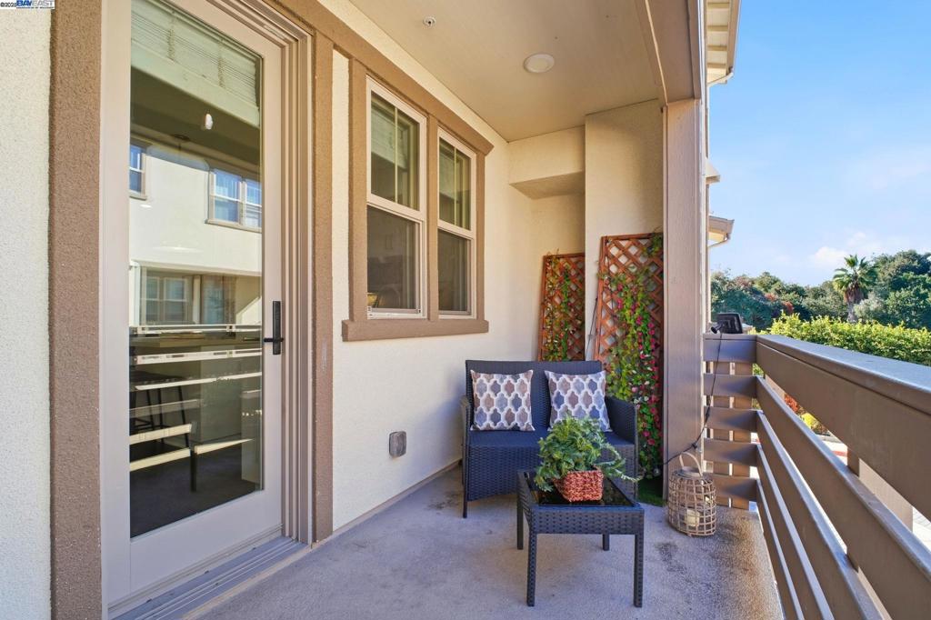 MISSION BLVD - Residential