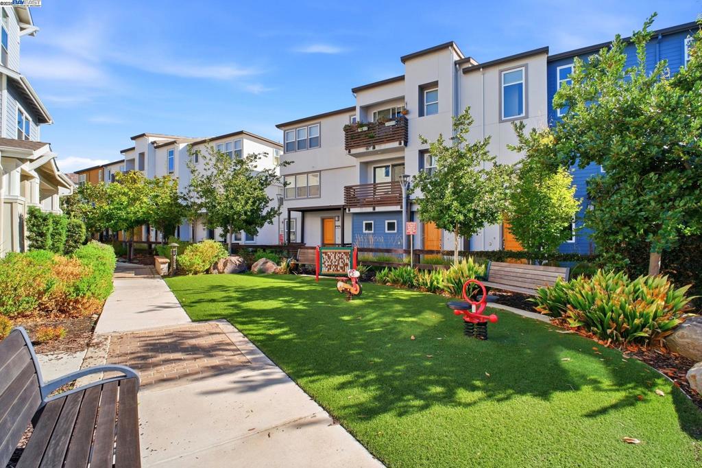 MISSION BLVD - Residential