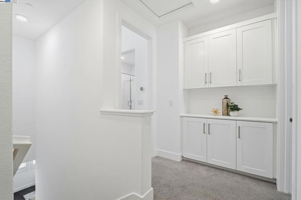 MISSION BLVD - Residential