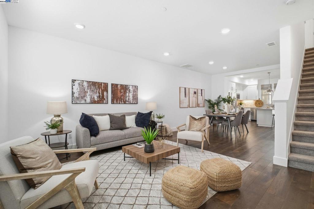 MISSION BLVD - Residential